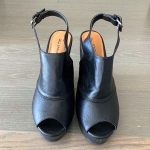 Call it Spring, Black Wedge Sandal, Size US 9